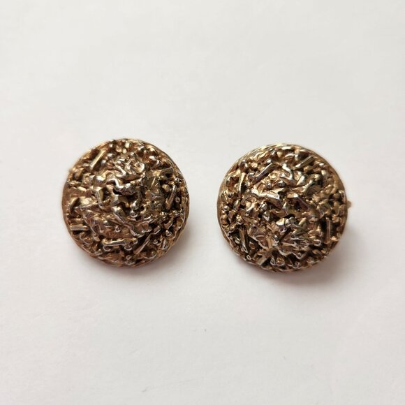 Vintage Textured Gold-Tone Clip On Earrings - Picture 1 of 4